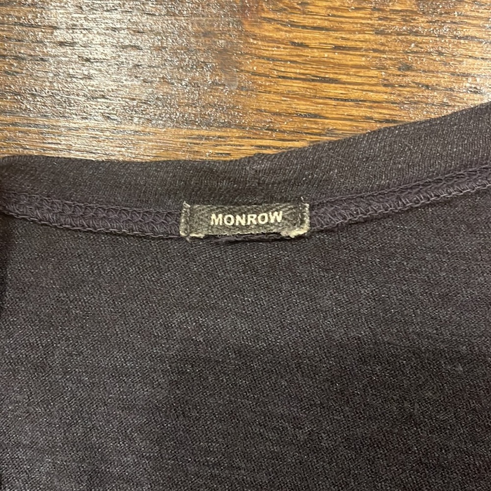 Monrow Cold Shoulder Top - Picture 4 of 5